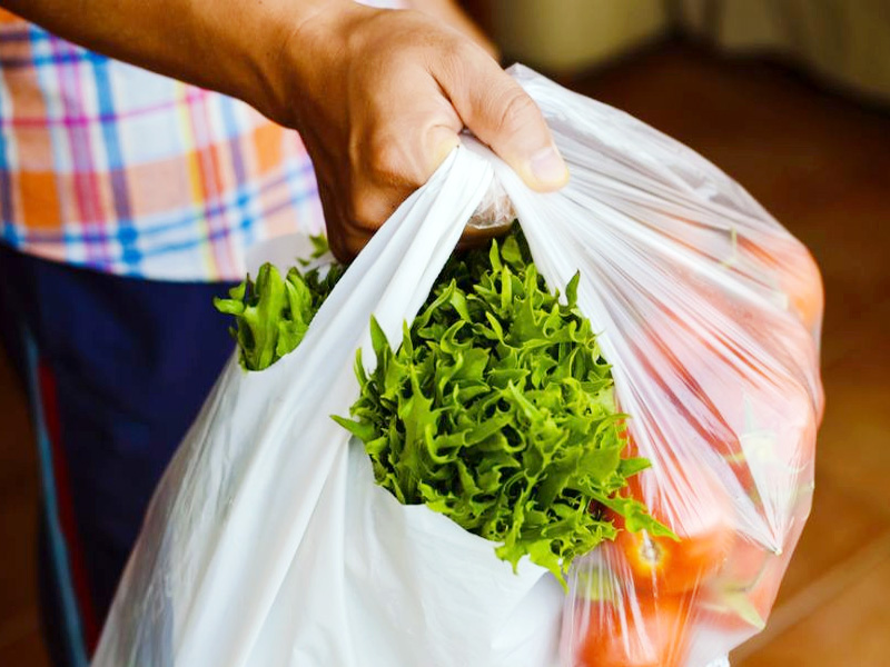 Supermercado inicia el cobro de bolsas de plÃ¡stico para cargar las compras