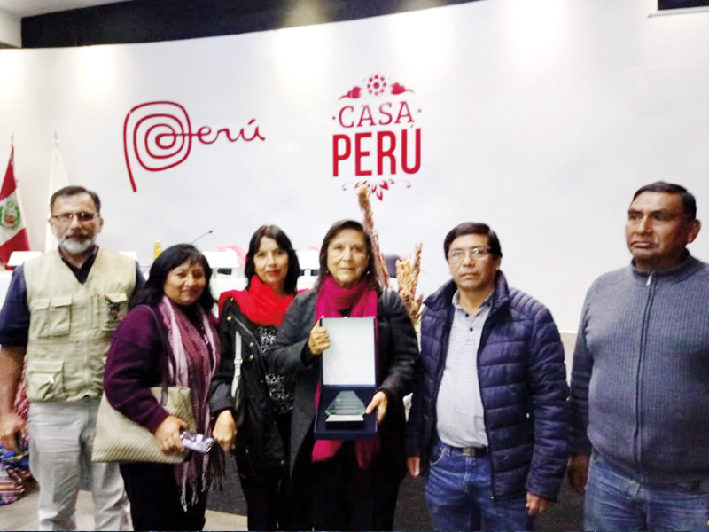Premio a la Excelencia por los 50 aÃ±os del  Programa de Cereales y Granos Nativos de la UNALM